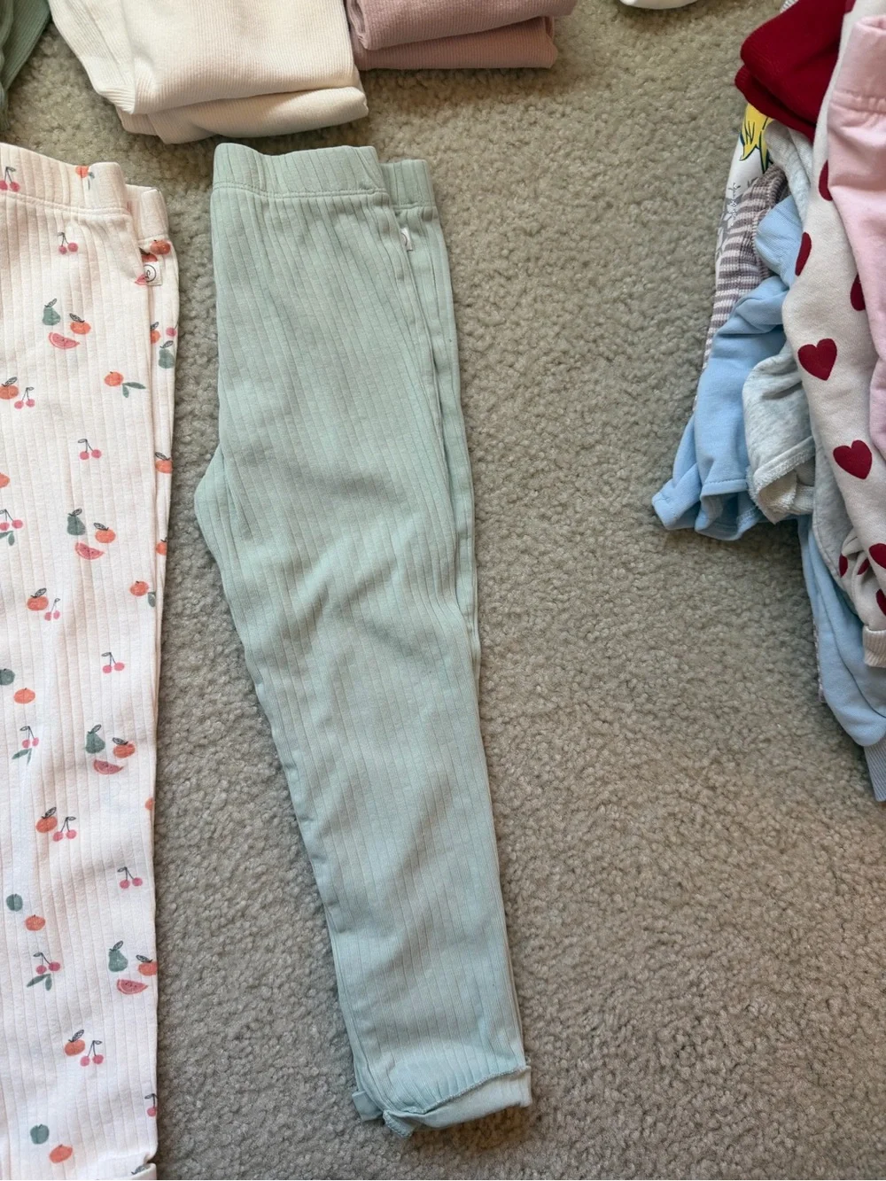 Lot of Girls Organic Little Planet Leggings and Tops 4T